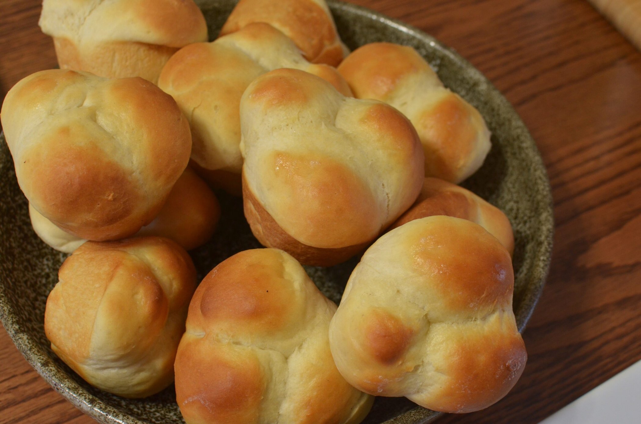 High-protein cottage cheese oat sandwich rolls for busy lunches